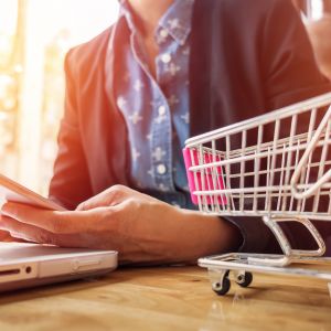 Melhora a expectativa de contratar no comrcio, mostra indicador